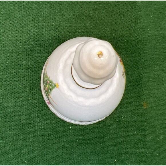 Vintage‎ Royal Albert Christmas Magic Bell Porcelain Bone China 5” - Picture 5 of 8